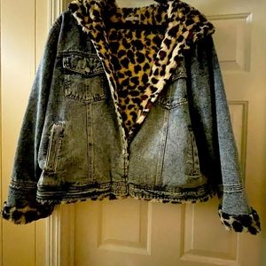 Beautiful faux fur lined denim jack/coat with a HOOD and is reversible!! Cozy!!